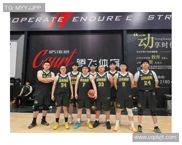 重庆篮球队的耐力之道：揭秘他们背后的训练与坚持